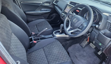 2015 Honda jazz vtec automatic low kms8.jpg